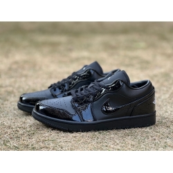 W AIR JORDAN 1 LOW SE HJ7743 010